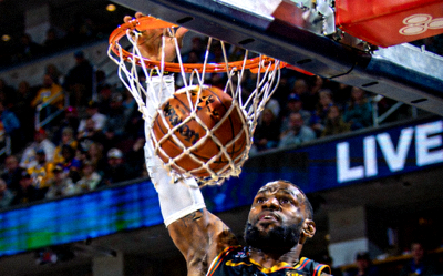 NBA篮球比赛直播，球员扣篮精彩瞬间